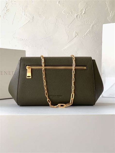 bottega veneta official website handbags.